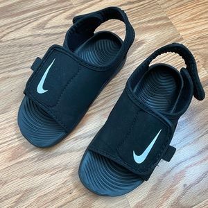 Nike sandals size9C